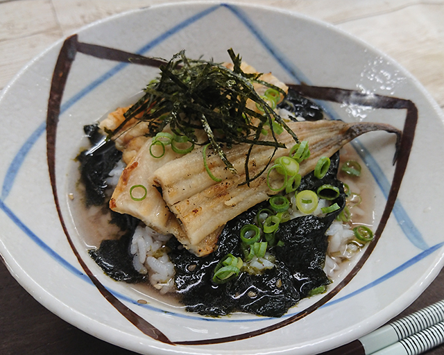 白焼き穴子のぶっかけ海苔茶漬け