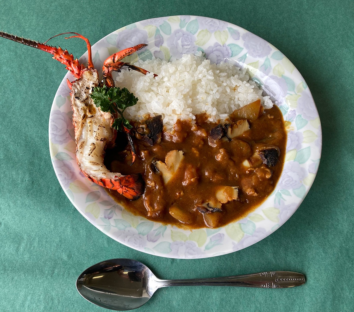 勝浦風漁師カレー(サザエカレー・伊勢海老添え)